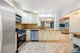 335 River Rd, New Milford, NJ 07646 - Photo 13