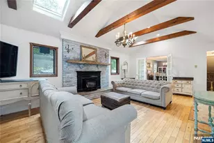 335 River Rd, New Milford, NJ 07646 - Photo 7
