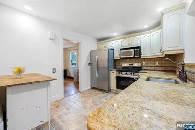 335 River Road, New Milford, NJ 07646 - Photo 11