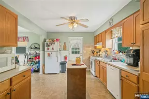 4 Royal Ave, Hawthorne, NJ 07506 - Photo 3