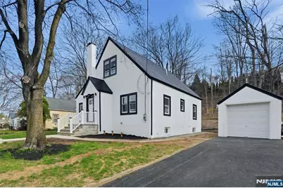31 Saint Moritz Place, Wayne, NJ 07470 - Photo 3