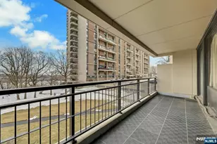 2 Horizon Rd, Fort Lee, NJ 07024 - Photo 15