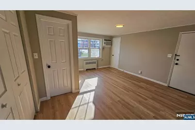 64 Hastings B #B, Rutherford, NJ 07070 - Photo 5
