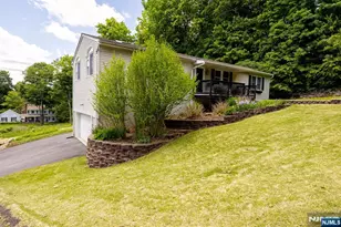 1 Bantry Ct, Vernon, NJ 07422 - Photo 5