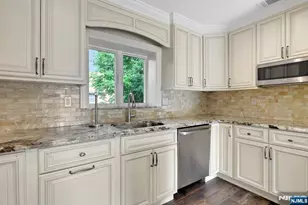 32 Bellows Ln, Montville Township, NJ 07082 - Photo 19