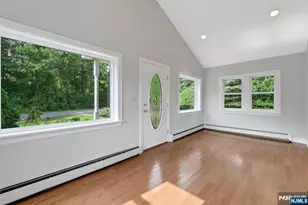 32 Bellows Ln, Montville Township, NJ 07082 - Photo 5
