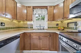 5 Fern Ln, Parsippany, NJ 07834 - Photo 9