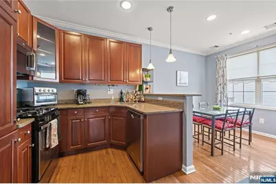 177 Winchester Court 262 #262, Clifton, NJ 07013 - Photo 7