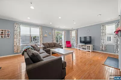 177 Winchester Court 262 #262, Clifton, NJ 07013 - Photo 5