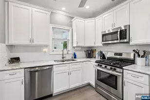 377 Hollywood Ave, Fairfield, NJ 07004 - Photo 15