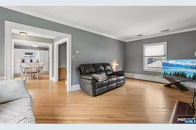 377 Hollywood Avenue, Fairfield, NJ 07004 - Photo 11