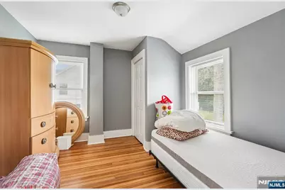 377 Hollywood Avenue, Fairfield, NJ 07004 - Photo 23