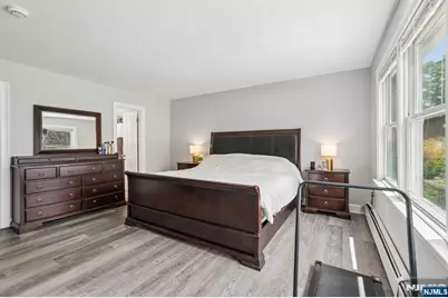 377 Hollywood Avenue, Fairfield, NJ 07004 - Photo 17