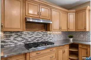 1152 Cumbermeade Rd, Fort Lee, NJ 07024 - Photo 21