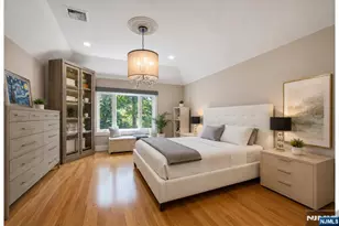 1152 Cumbermeade Rd, Fort Lee, NJ 07024 - Photo 23