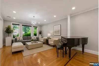 1152 Cumbermeade Road, Fort Lee, NJ 07024 - Photo 9
