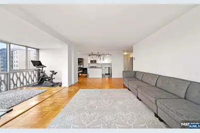 2100 Linwood Avenue 19V #19V, Fort Lee, NJ 07024 - Photo 5