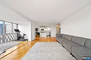 2100 Linwood Ave 19V, Fort Lee, NJ 07024 - Photo 5
