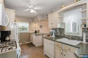18 Jerome Dr, Clifton, NJ 07011 - Photo 9