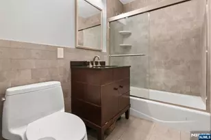 2000 Linwood Ave 15P, Fort Lee, NJ 07024 - Photo 15