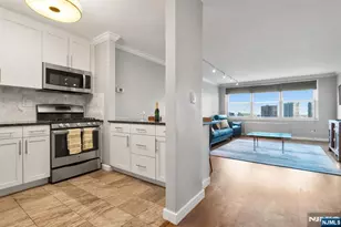 2000 Linwood Ave 15P, Fort Lee, NJ 07024 - Photo 7