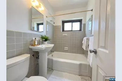 3050 Edwin Avenue 3F #3F, Fort Lee, NJ 07024 - Photo 9