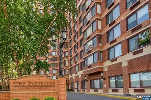 100 Old Palisade Road 3906, Fort Lee, NJ 07024 - Photo 3