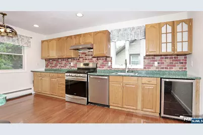 26 Mohawk Avenue, Parsippany, NJ 07034 - Photo 9