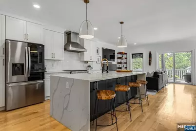 27 Montclair Avenue, Montclair, NJ 07043 - Photo 13