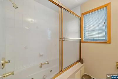 174 Milton Avenue, Nutley, NJ 07110 - Photo 23