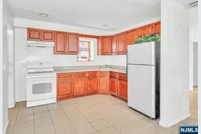 24 12th Avenue, Paterson, NJ 07501 - Photo 5