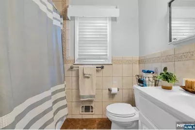 321 Farnham Avenue, Lodi, NJ 07644 - Photo 11