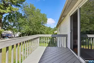 181 Behnke Ave, Paramus, NJ 07652 - Photo 23