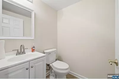 20 Indian Run Road, Washington Township, NJ 07853 - Photo 43