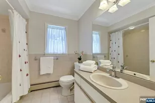 25 Hollywood Ave, Emerson, NJ 07630 - Photo 33