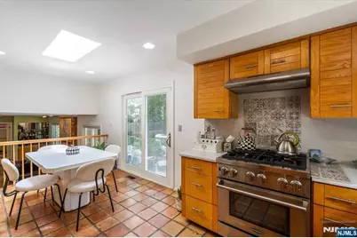 329 Glenwood Avenue, Leonia, NJ 07605 - Photo 11