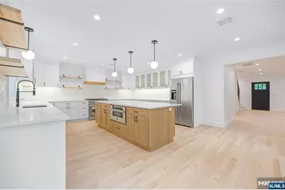 18 Orchard Street, Pompton Lakes, NJ 07442 - Photo 9