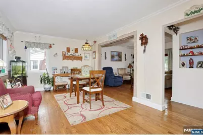 393 New Bridge Road, Bergenfield, NJ 07621 - Photo 5