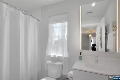 10 Bares Court, Little Ferry, NJ 07643 - Photo 33