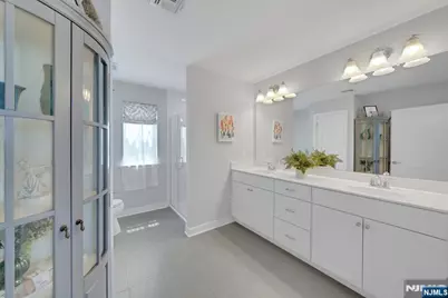 10 Bares Court, Little Ferry, NJ 07643 - Photo 29