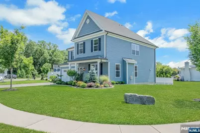 10 Bares Court, Little Ferry, NJ 07643 - Photo 39
