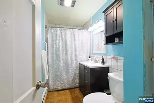 1429 Washington Ave, Pompton Lakes, NJ 07442 - Photo 7
