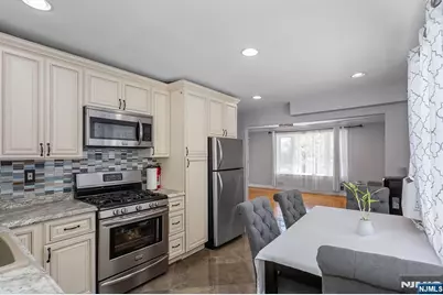 409 Farnham Avenue, Lodi, NJ 07644 - Photo 9