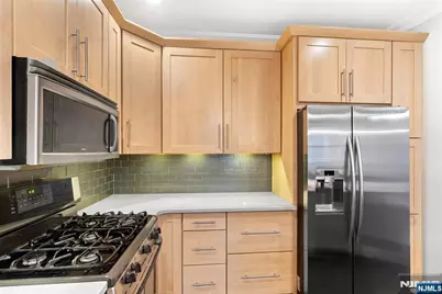 338 Oswego Court, West New York, NJ 07093 - Photo 3