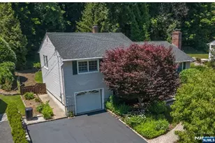23 Carlton Ave, Ho Ho Kus, NJ 07423 - Photo 31