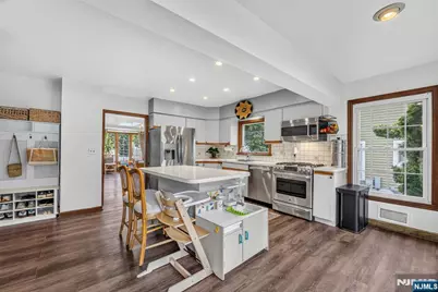 43 Dairy Street, Midland Park, NJ 07432 - Photo 5