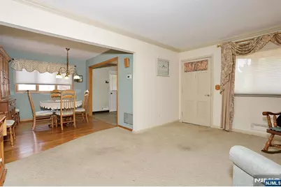 140 Carlyle Court, Carlstadt, NJ 07072 - Photo 5
