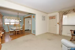 140 Carlyle Ct, Carlstadt, NJ 07072 - Photo 5