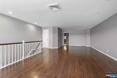300 Gorge Road 2 #2, Cliffside Park, NJ 07010 - Photo 17