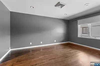 300 Gorge Road 2 #2, Cliffside Park, NJ 07010 - Photo 31